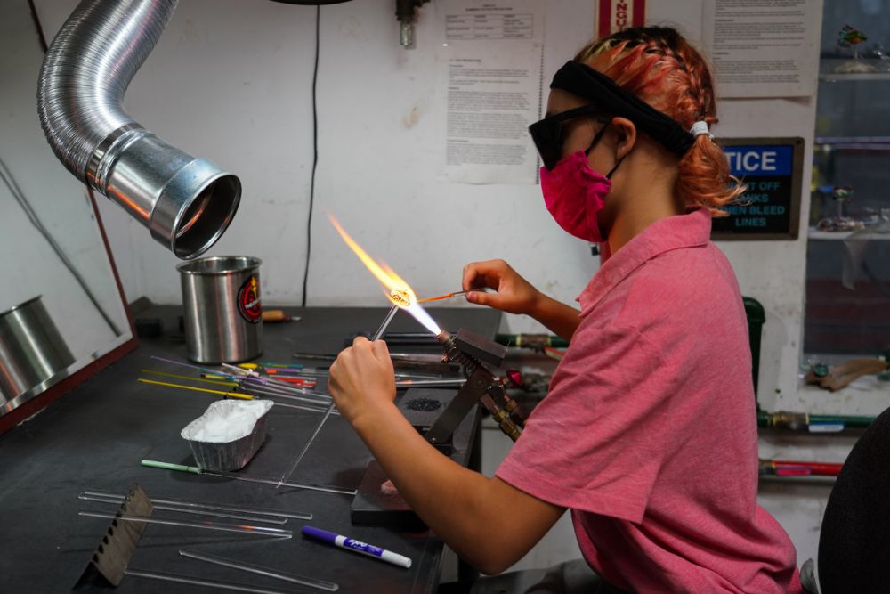 2021 Youth Summer Camps_Glass Flameworking_Youth Glass Flameworking I_June 2021_-3895 youth port of oakland