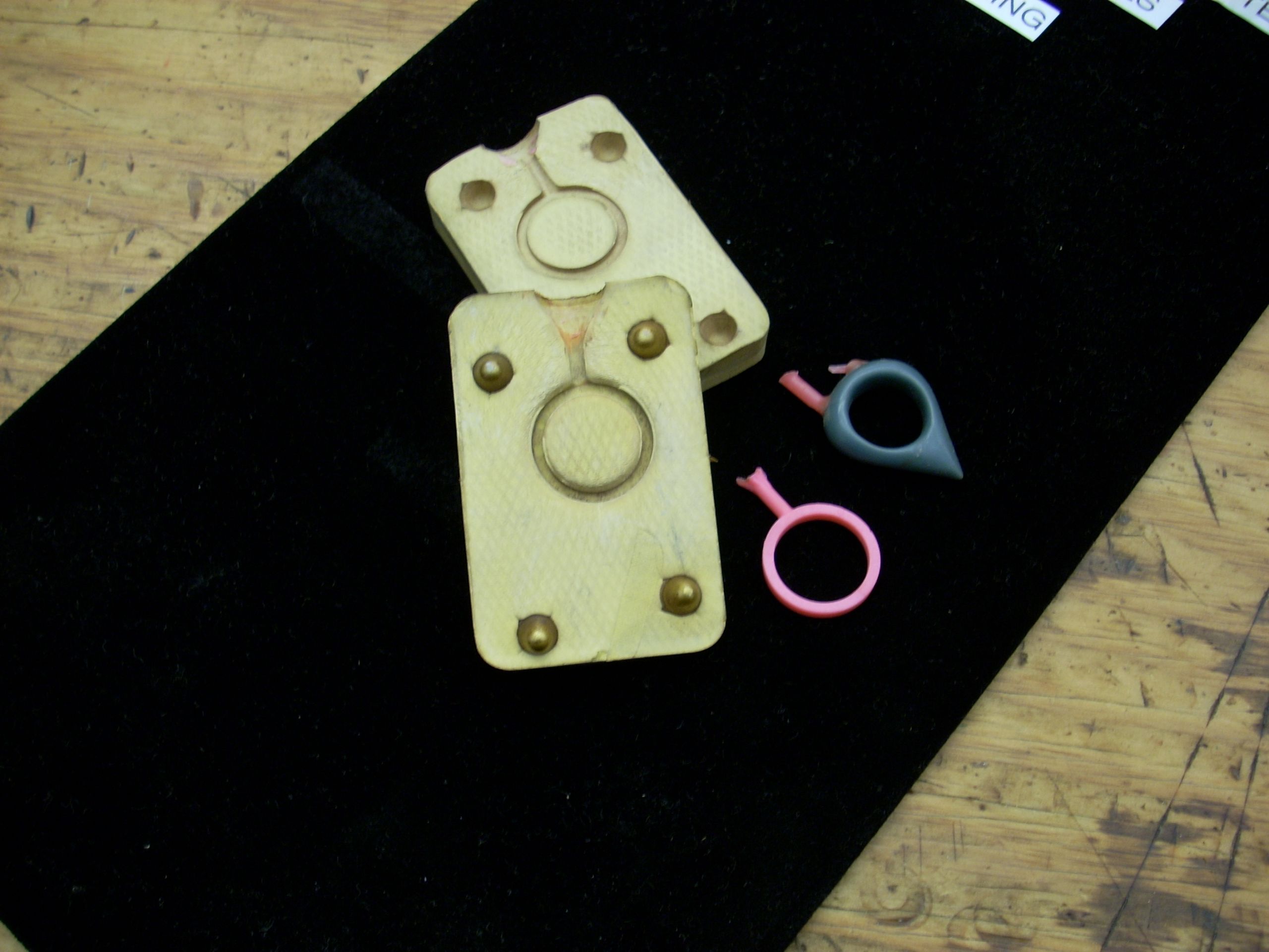 2008 Rubber Mold Making – DSCN0032 metal casting