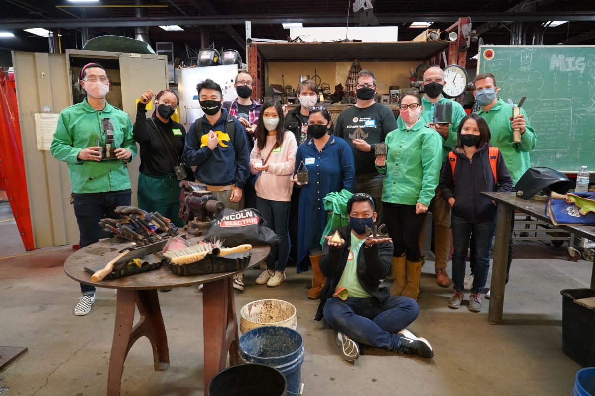 team builds & volunteer programs assistant